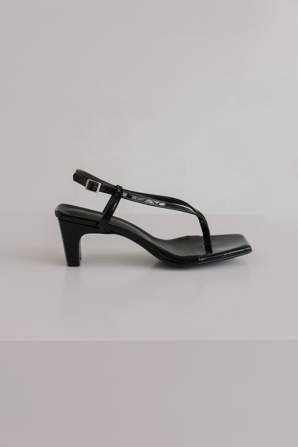 ANTHÈSE Pierre flip-flop heel, black (10%)