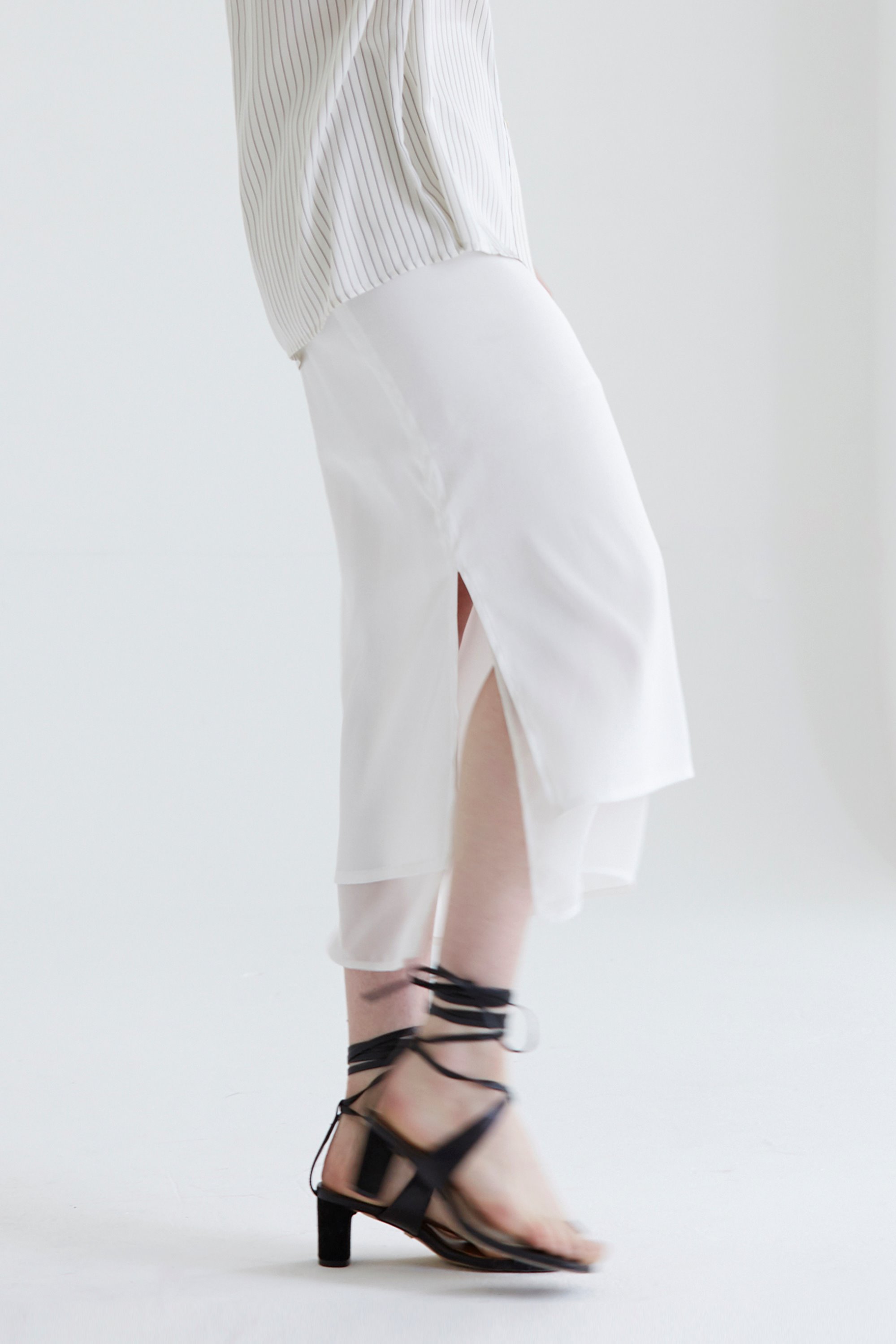 ANTHÈSE silky layered skirt, white 리퍼브